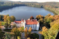Das größte Ritter- und Wasser-Schloss mit Gutshaus und Pferdestall in Westpommern, Polen